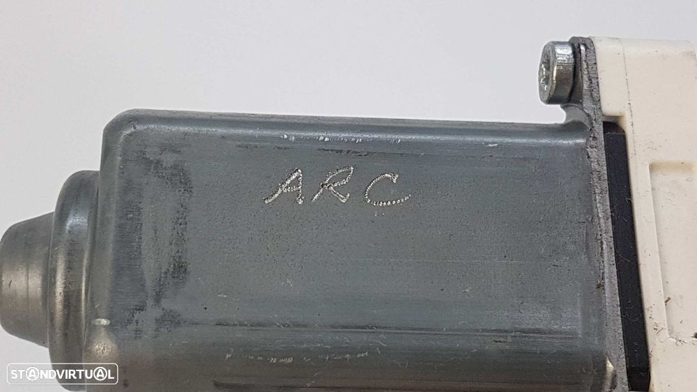 MOTOR ELEVADOR TRASEIRO ESQUERDO LAND ROVER RANGE ROVER SPORT V6 TD HSE - 2