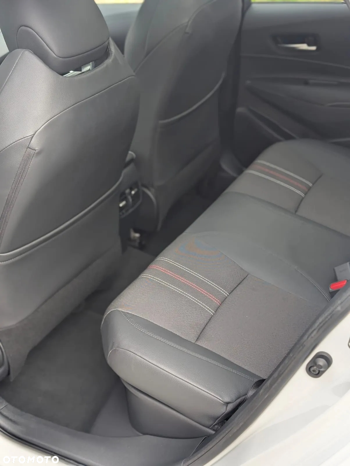 Toyota Corolla 2.0 Hybrid GR Sport - 10