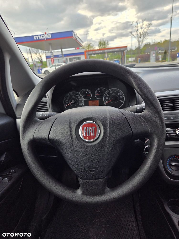 Fiat Grande Punto Actual 1.2 8V Estiva - 11