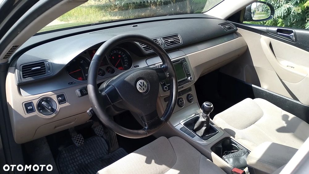 Volkswagen Passat 2.0 TDI DPF Highline - 6