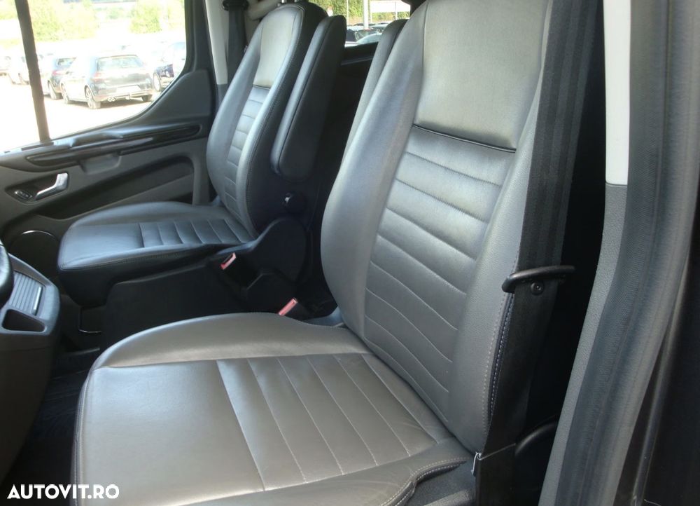 Ford Tourneo Custom - 11