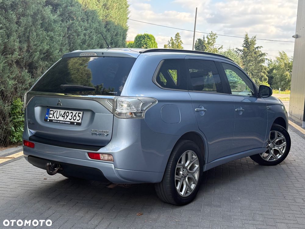 Mitsubishi Outlander 2.0 4WD Top - 5