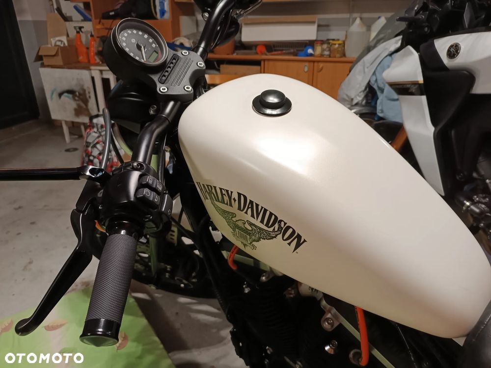 Harley-Davidson Sportster Custom 1200C - 16