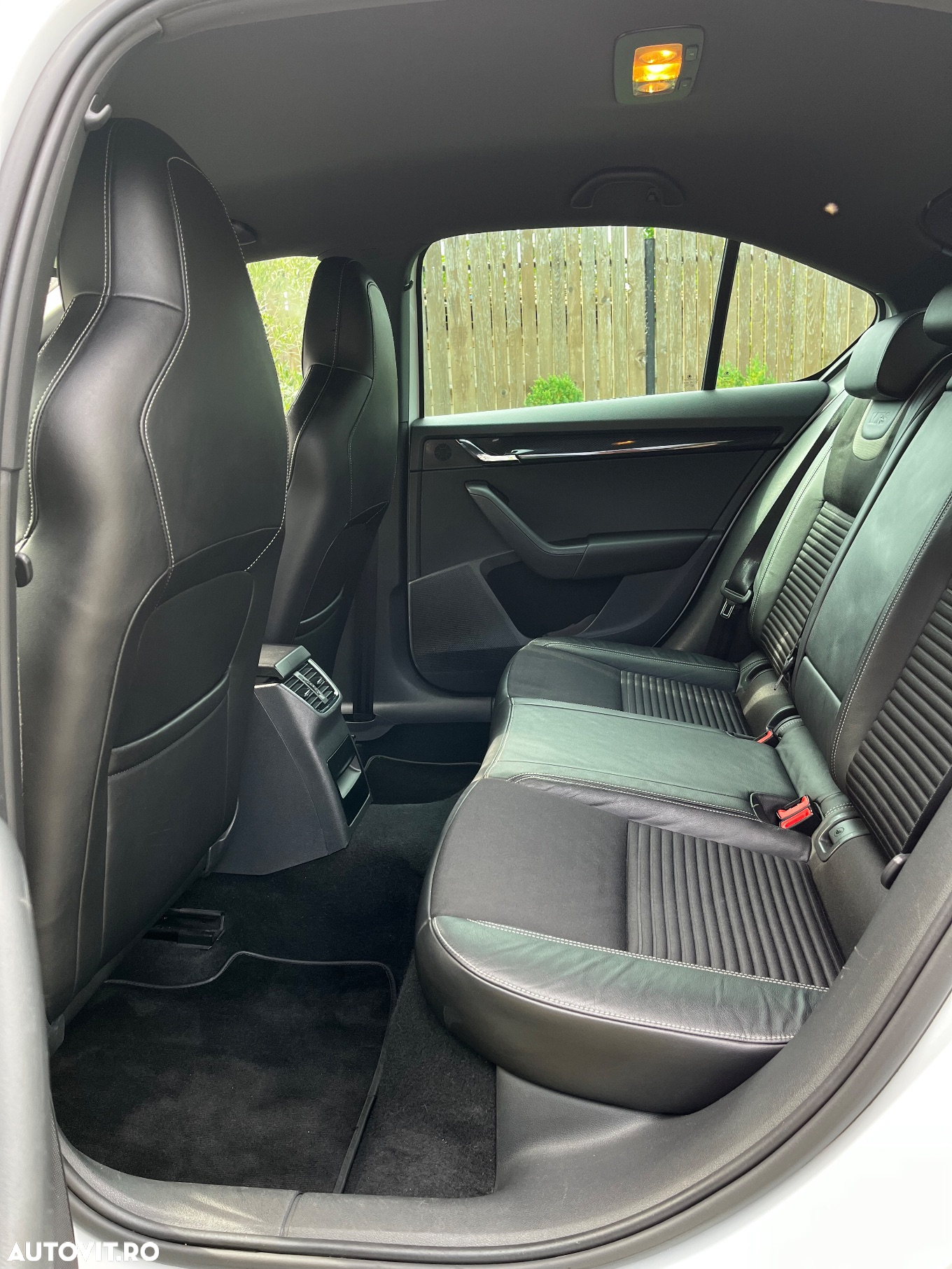 Skoda Octavia 2.0 TDI RS DSG - 22