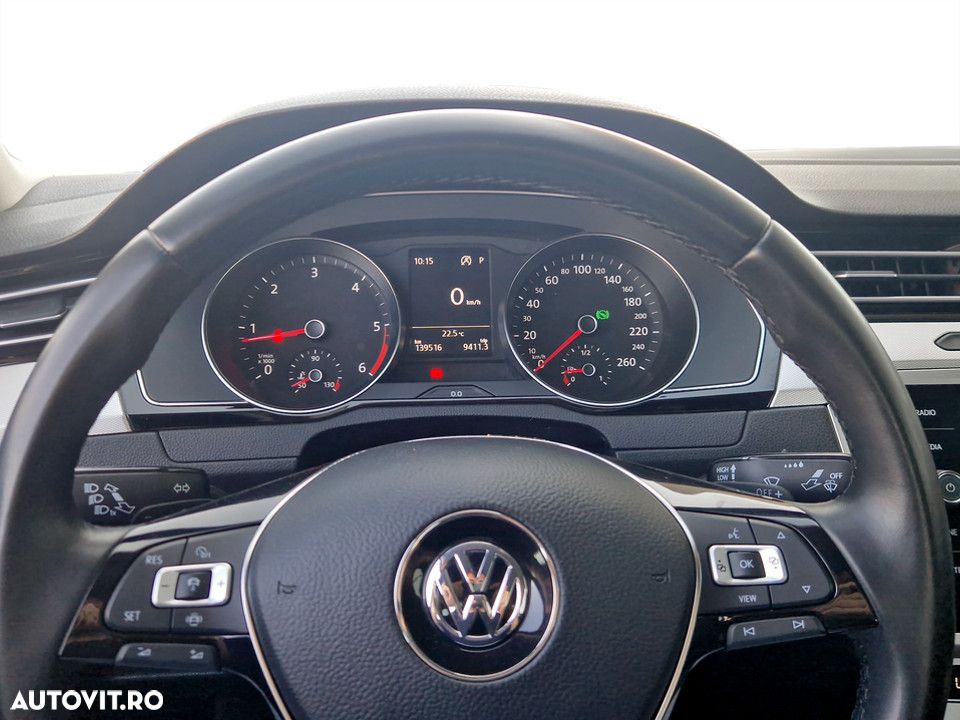 Volkswagen Passat 2.0 TDI DSG Comfortline - 20
