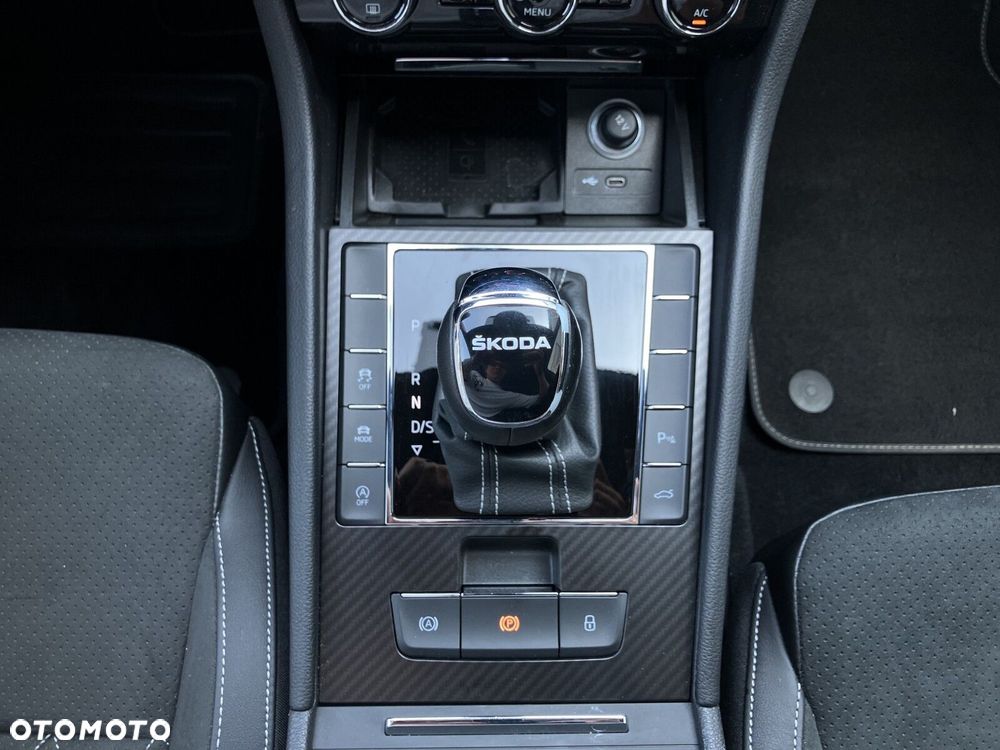 Skoda Superb 2.0 TDI SCR Sportline DSG - 23