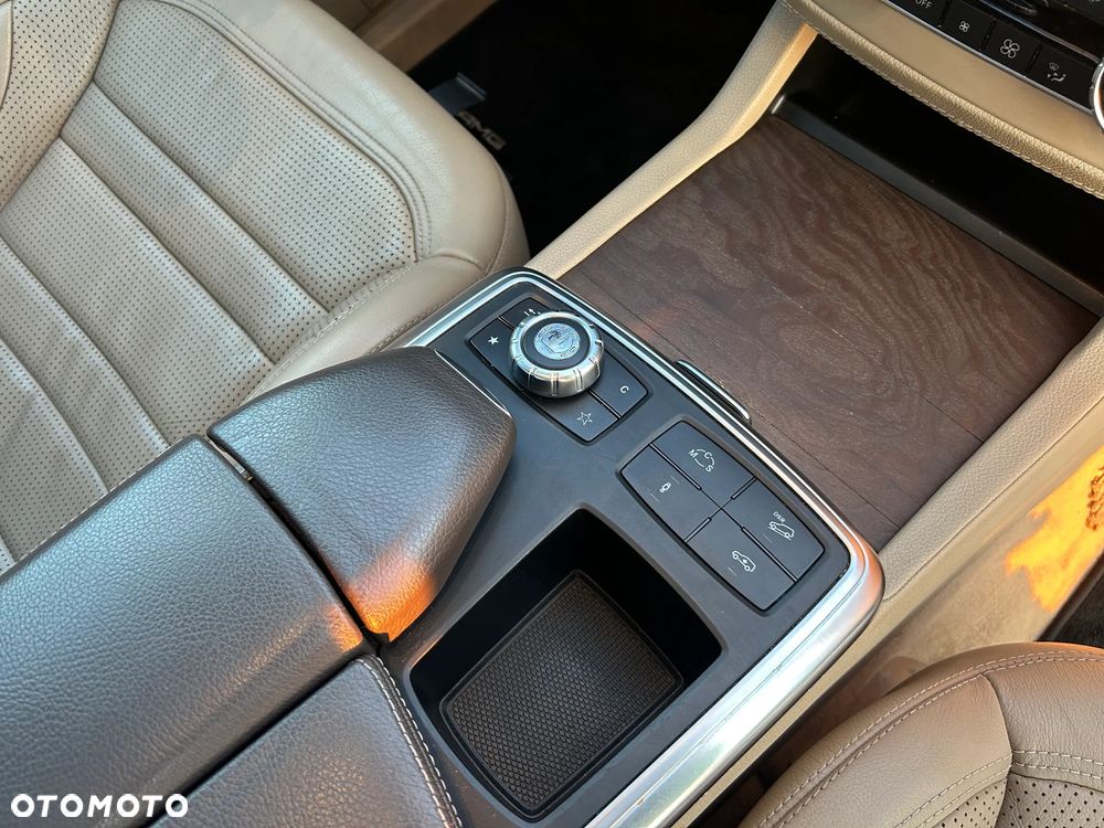 Mercedes-Benz ML 63 AMG 4Matic AMG SPEEDSHIFT 7G-TRONIC - 14