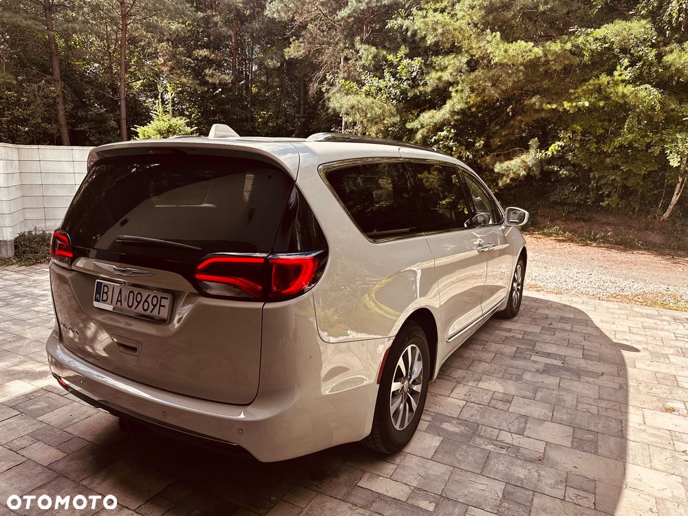 Chrysler Pacifica - 7