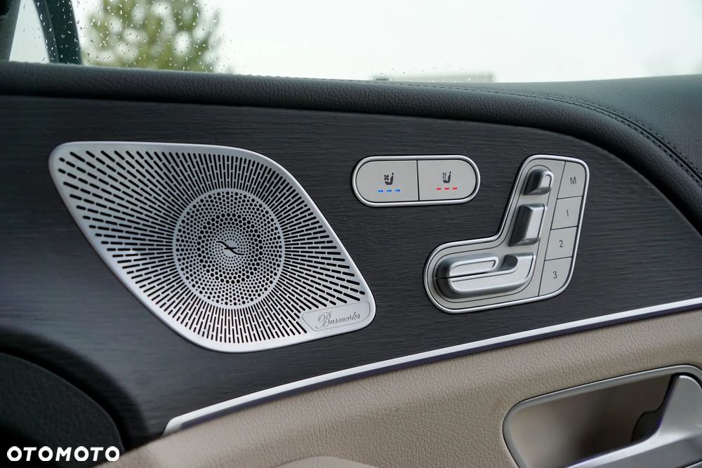 Mercedes-Benz GLS - 22