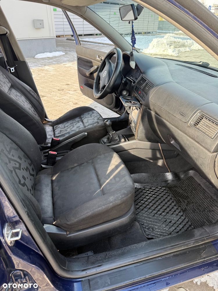 Volkswagen Golf - 27