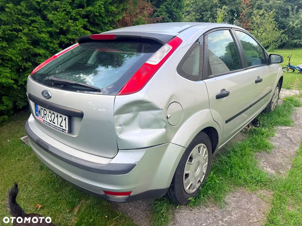 Ford Focus 1.6 Ambiente - 3