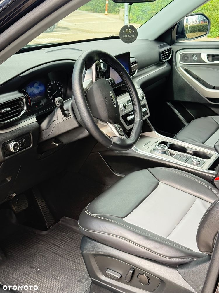 Ford Explorer - 10