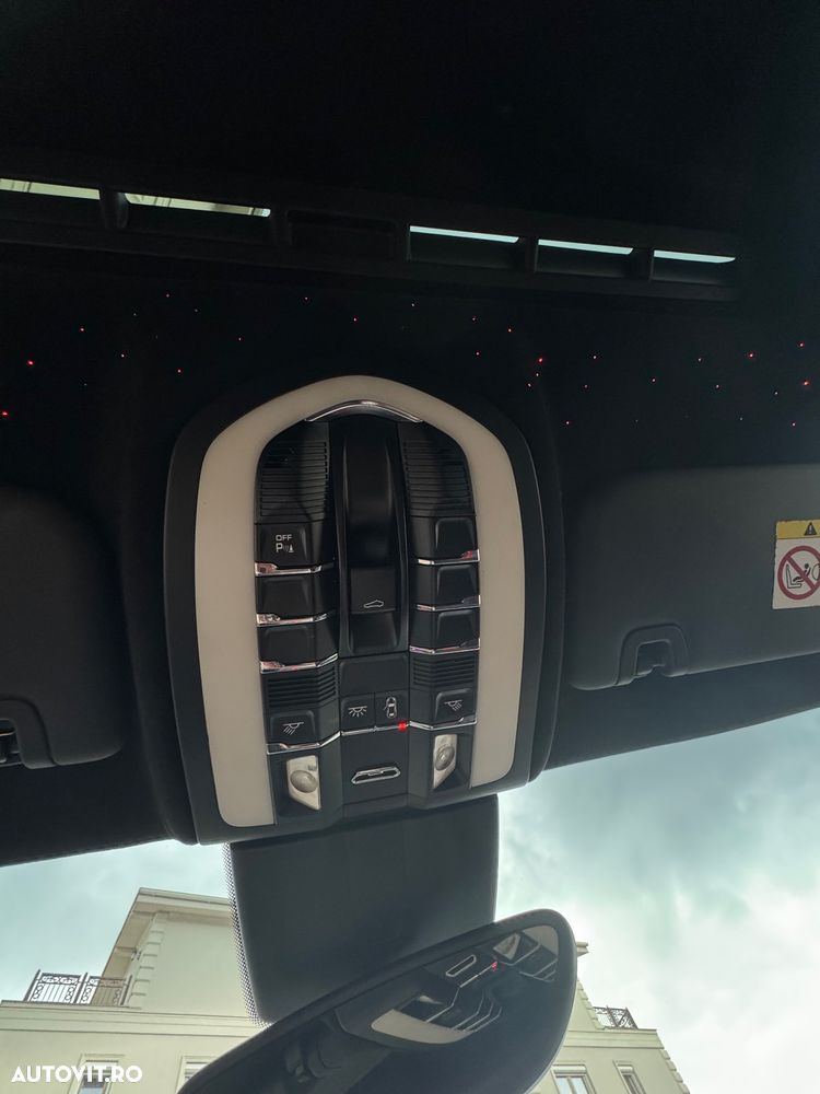 Porsche Panamera - 25