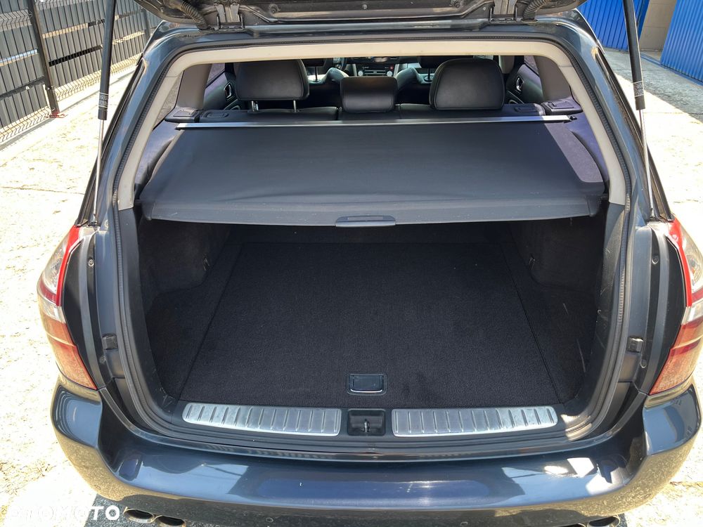 Subaru Legacy 3.0 H6 Spec B - 11