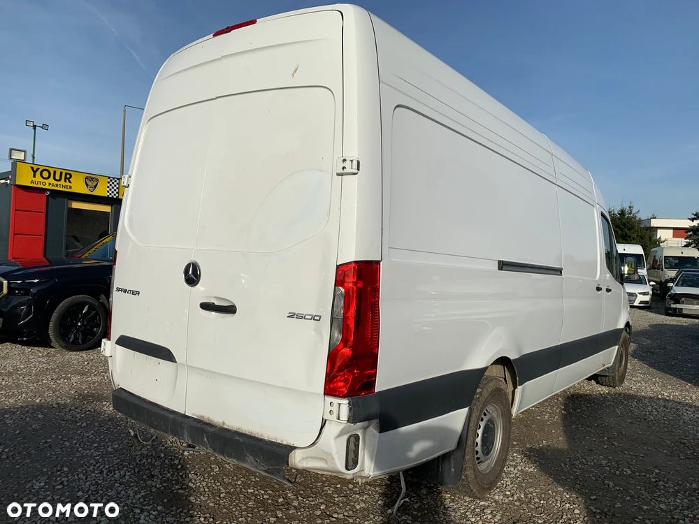 Mercedes-Benz Sprinter - 8