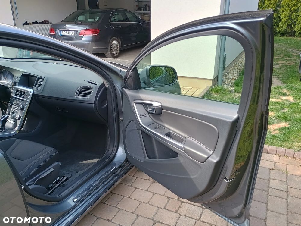 Volvo V60 D2 Geartronic Momentum - 12