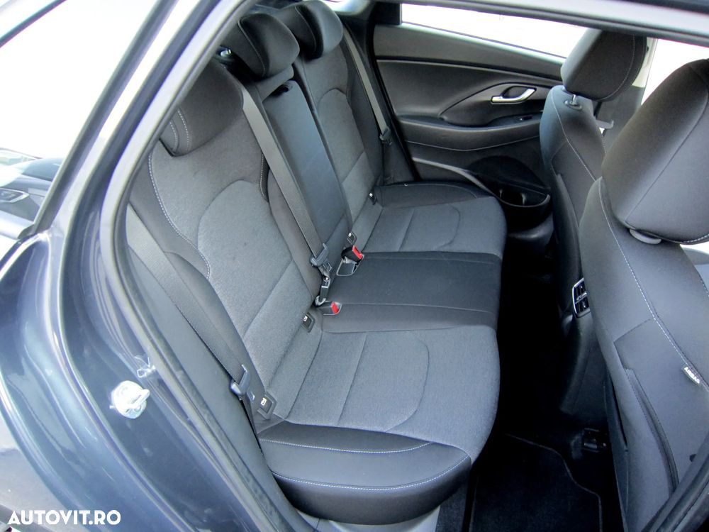 Hyundai i30 1.6 CRDI DCT Select - 12