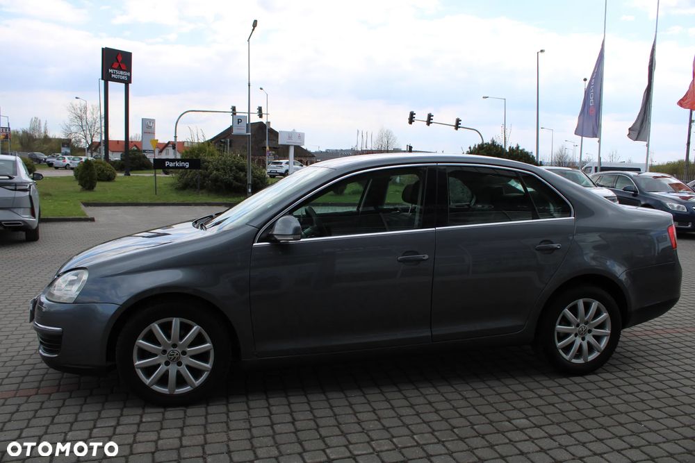 Volkswagen Jetta 1.9 TDI Comfortline - 8