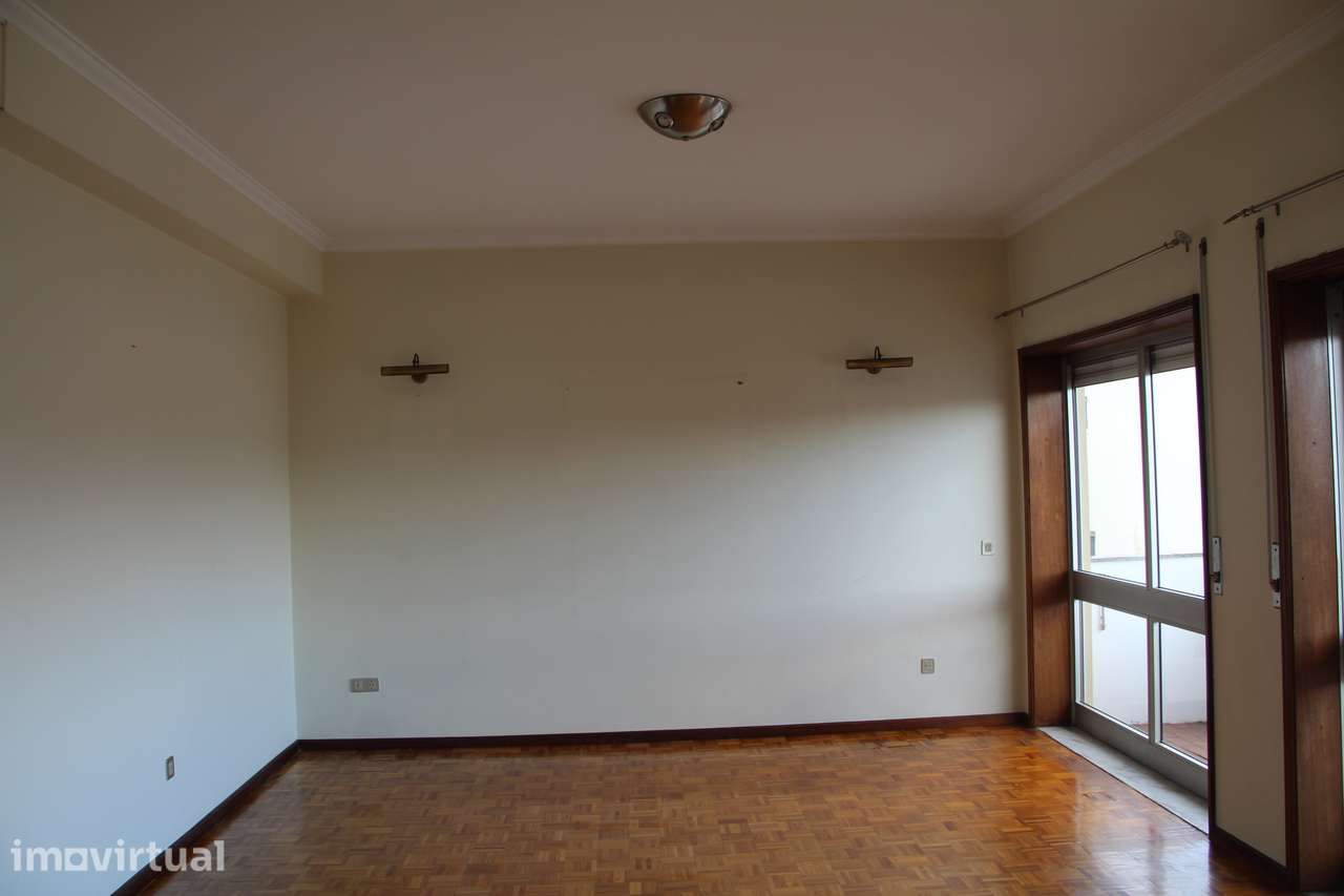 Alugo Apartamento T3 - Grande imagem: 4/7