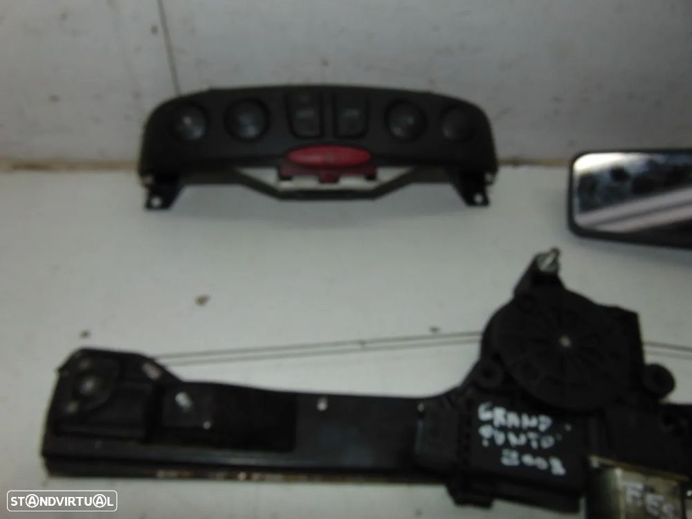 Fiat Punto elevador/Botões vidros - 3