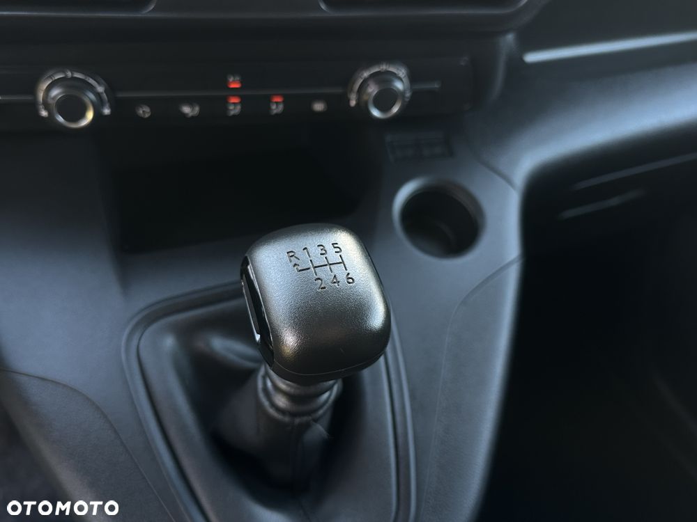 Opel Combo E VAN BLASZAK DOSTAWCZY L1H1 - 28