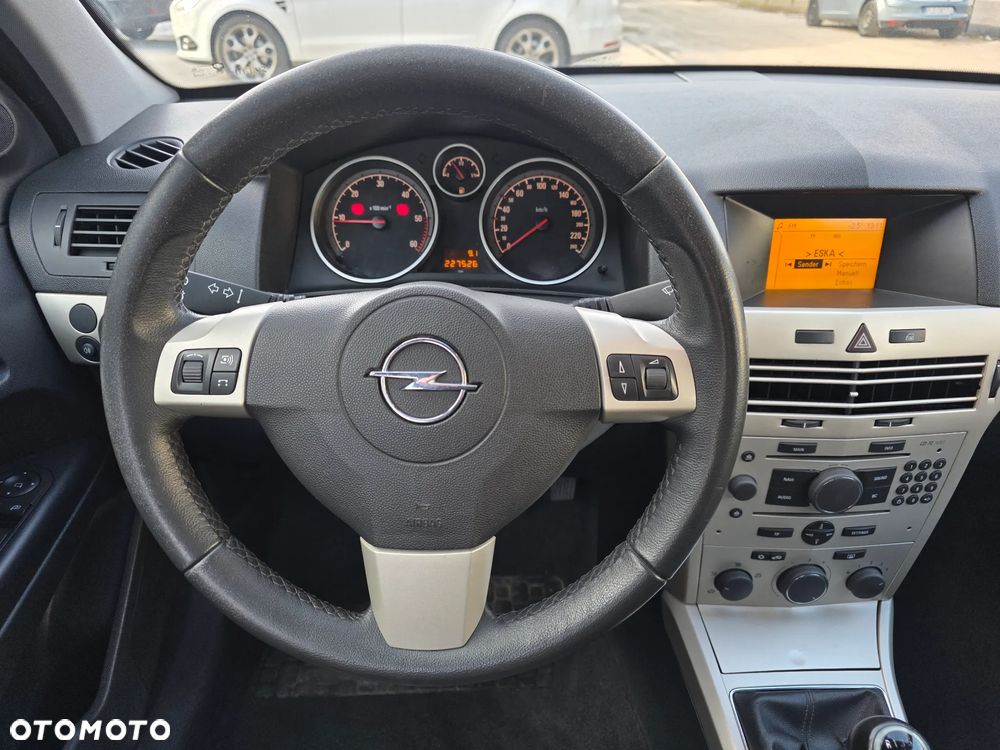 Opel Astra 1.7 CDTI DPF NAVI - 11