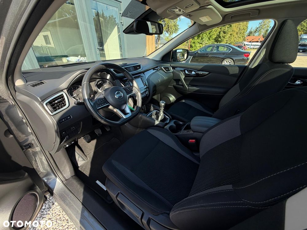 Nissan Qashqai 1.3 DIG-T N-Connecta EU6d - 27