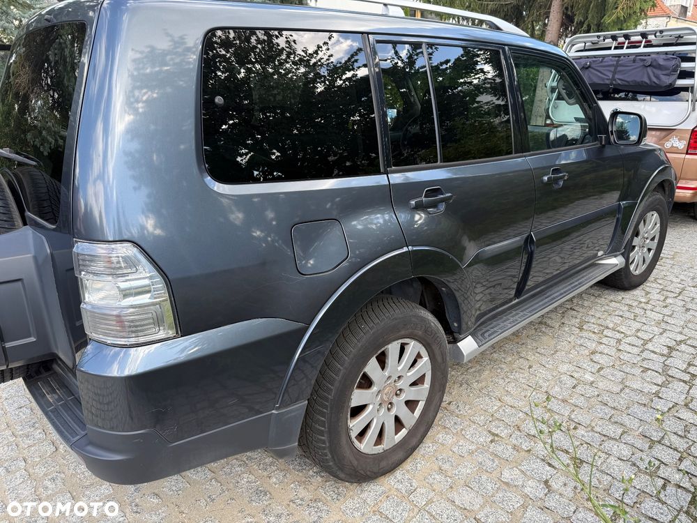Mitsubishi Pajero - 5