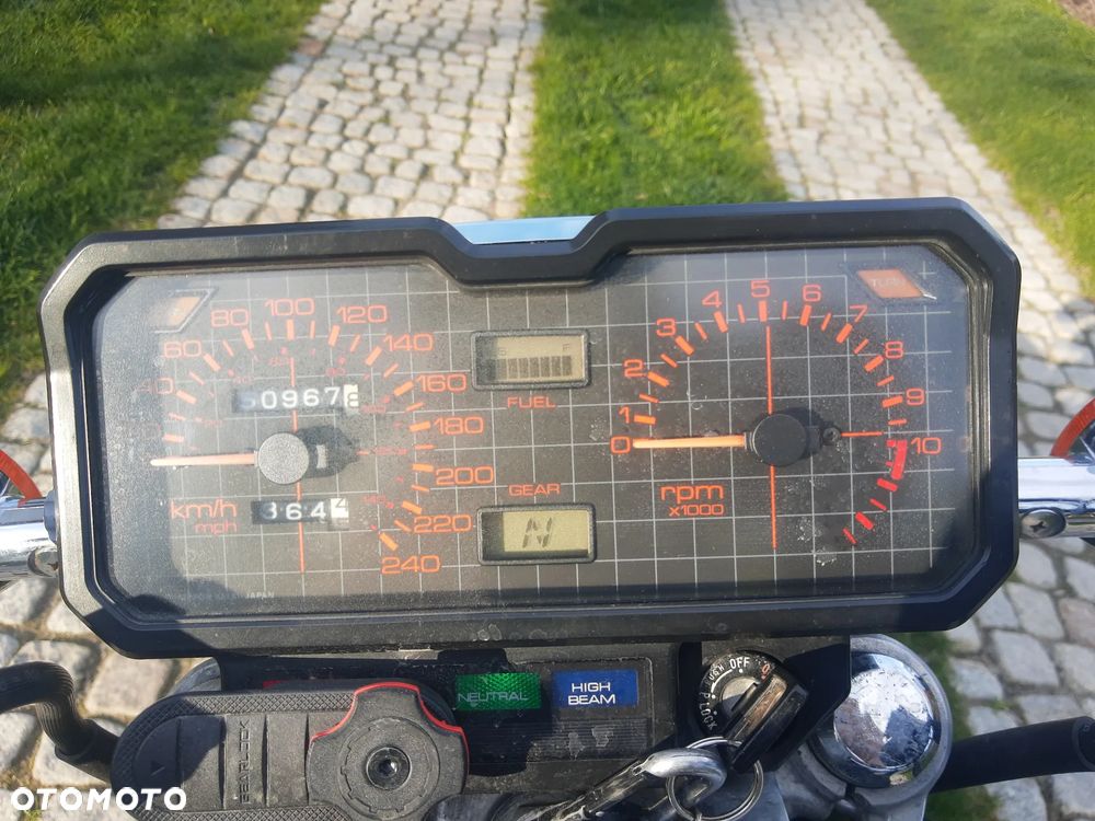 Honda CB - 12