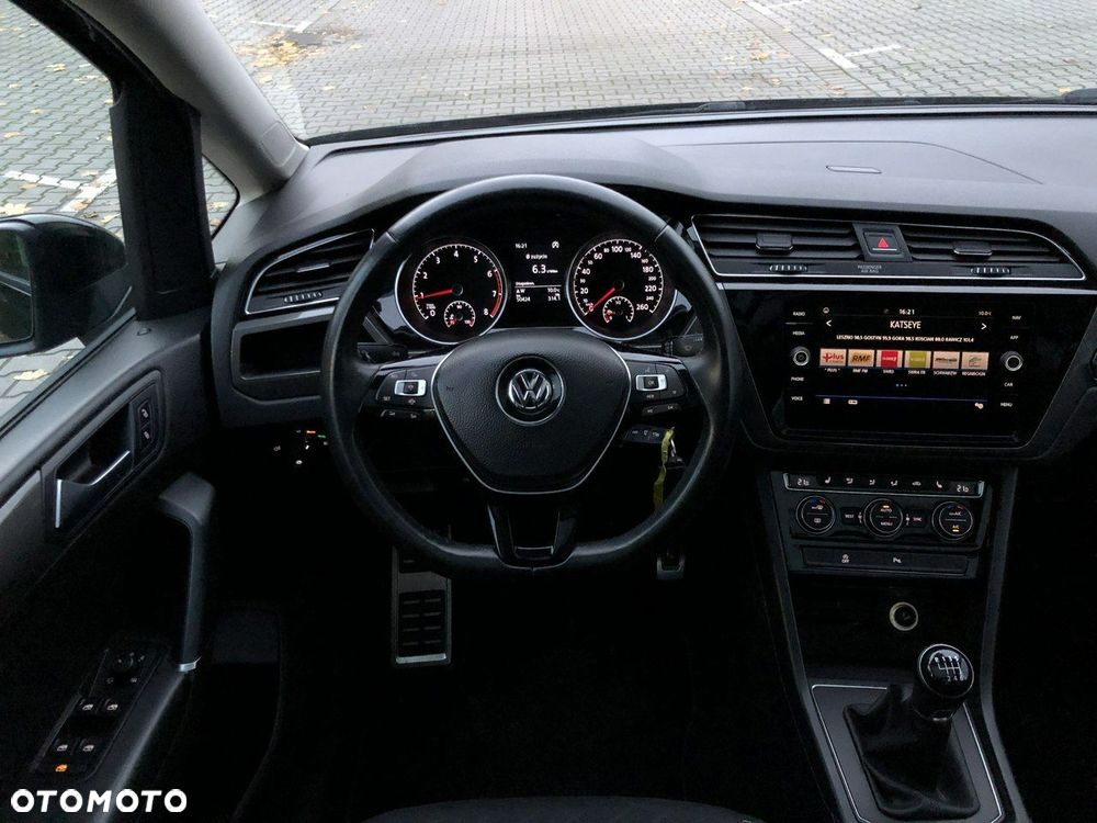 Volkswagen Touran - 13
