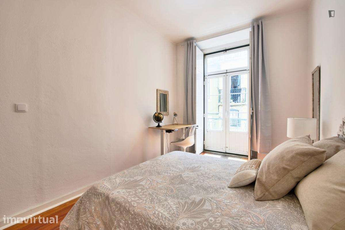 Quarto - localizado em Graça Lisbon - Grande imagem: 4/21