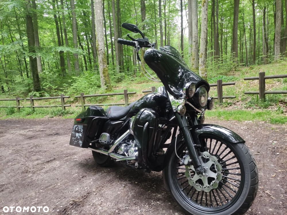 Harley-Davidson FLH Electra Glide - 18