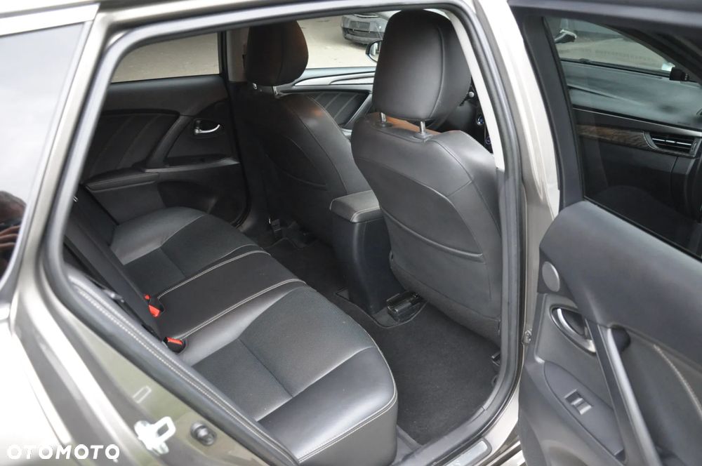 Toyota Avensis 2.0 Prestige MS - 20
