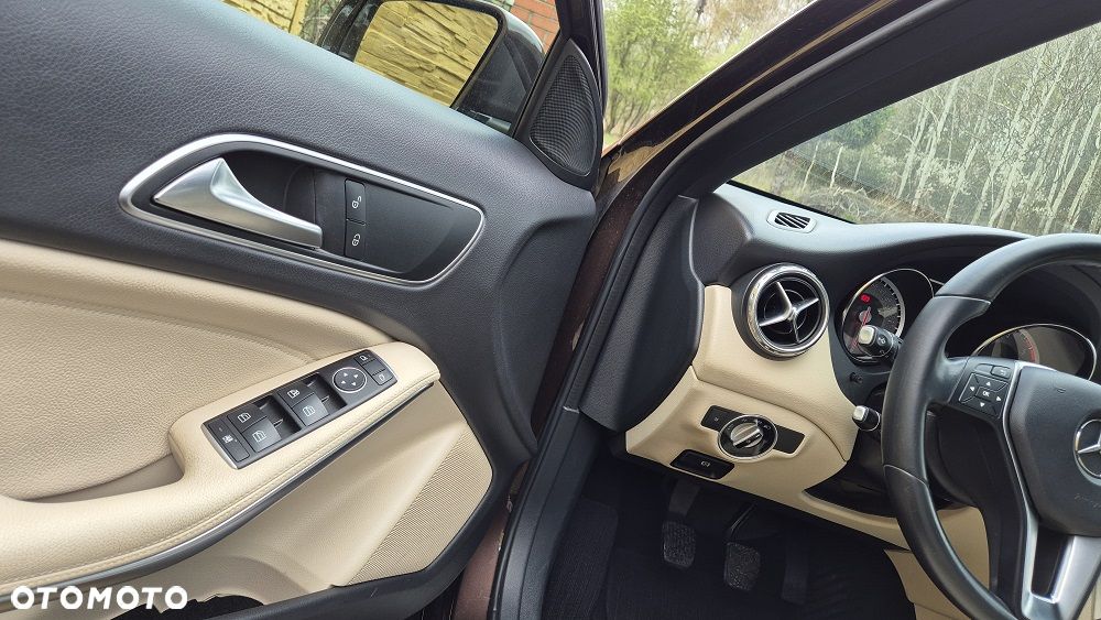 Mercedes-Benz GLA 180 (CDI) d Urban - 8