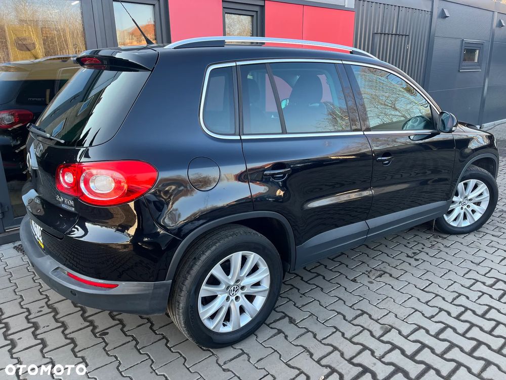Volkswagen Tiguan 2.0 TDI DPF BlueMotion Technology Exclusive - 11