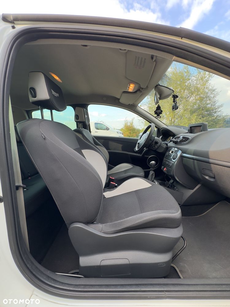 Renault Clio 2.0 16V Sport - 9