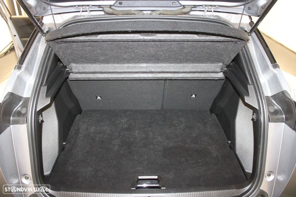 Peugeot e-2008 50 kWh GT Pack - 6