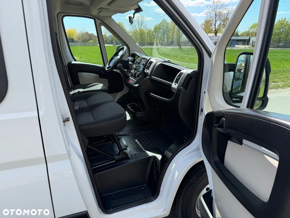 Fiat Ducato * DOKA / Brygadówka * 2.3 / 130KM * Skrzyniowy * 7 Osób * - 33