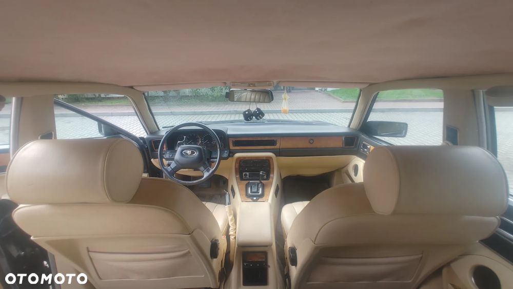 Jaguar XJ Soverign 3.2i - 12