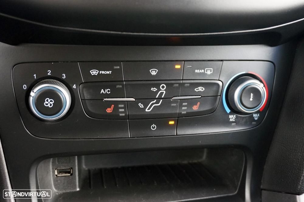 Ford Focus SW 1.0 EcoBoost S&S ST-LINE - 20