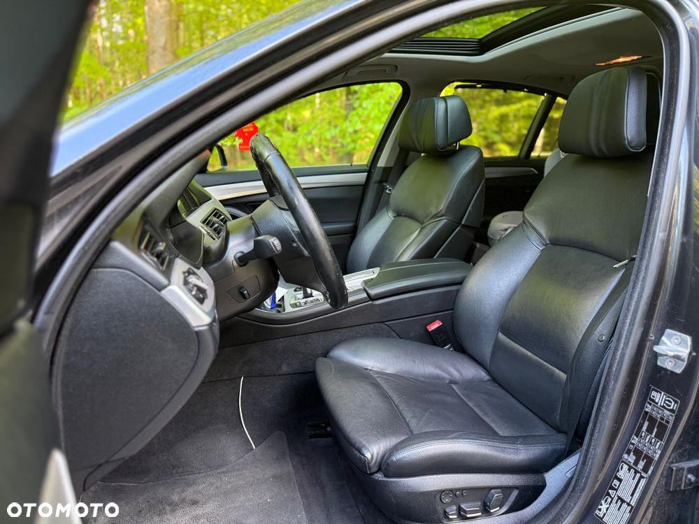 BMW Seria 5 535d xDrive Sport-Aut Modern Line - 34
