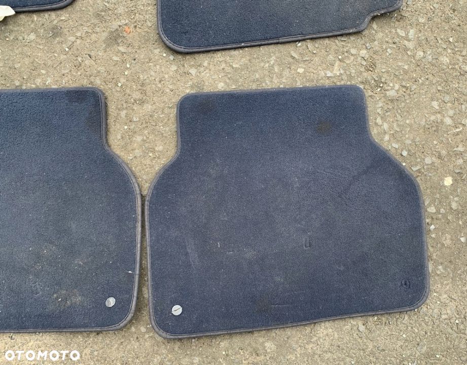 DYWANIKI WELUROWE KOMPLET NIEBIESKIE BMW E39 - 3