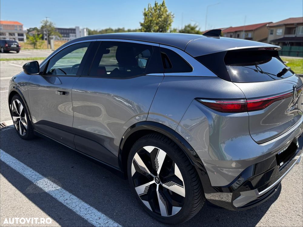 Renault Megane E-TECH 60 kWh 220 CP Techno - 8