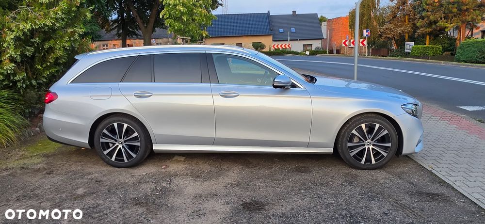 Mercedes-Benz Klasa E 220 d 4-Matic 9G-TRONIC - 11