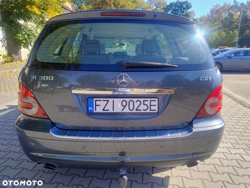Mercedes-Benz Klasa R 300 CDI L 7G-TRONIC DPF Grand Edition - 4