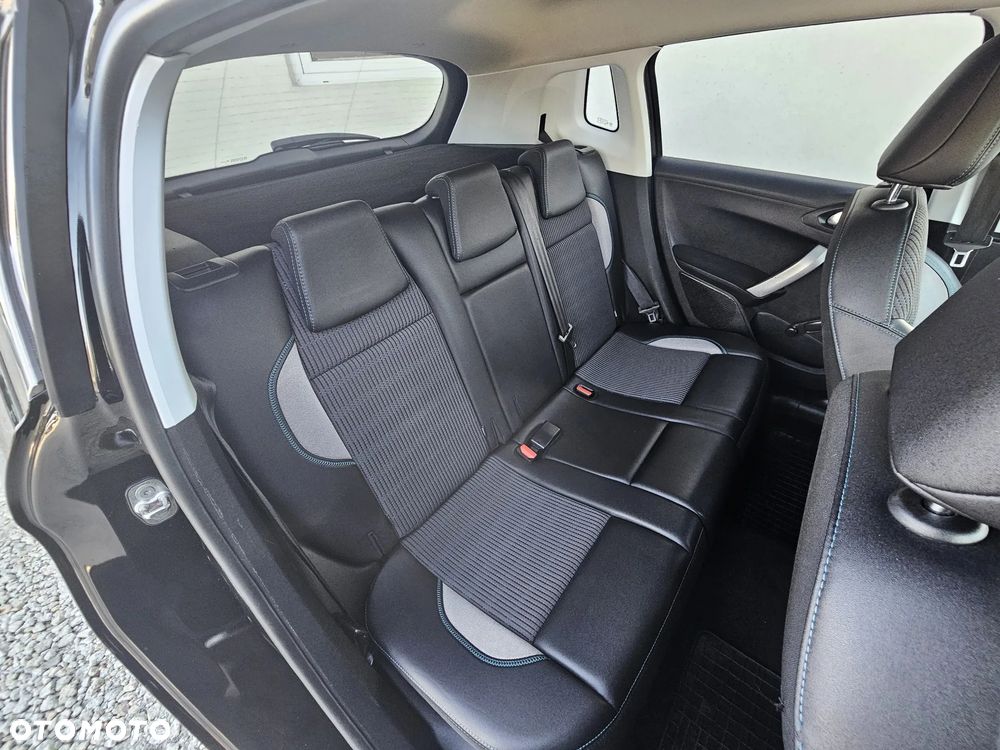 Peugeot 2008 1.6 BlueHDi Style - 13