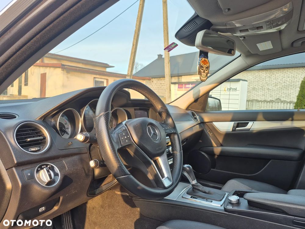 Mercedes-Benz Klasa C 180 T (BlueEFFICIENCY) 7G-TRONIC Avantgarde - 15