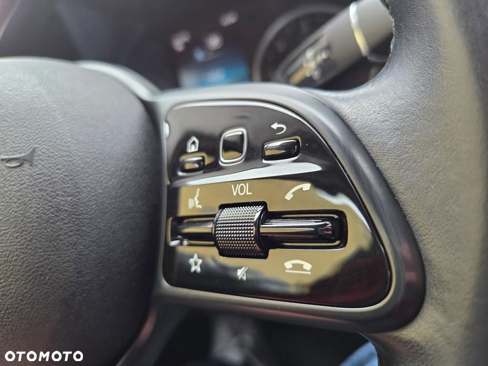 Mercedes-Benz Klasa C 200 d 9G-TRONIC - 23