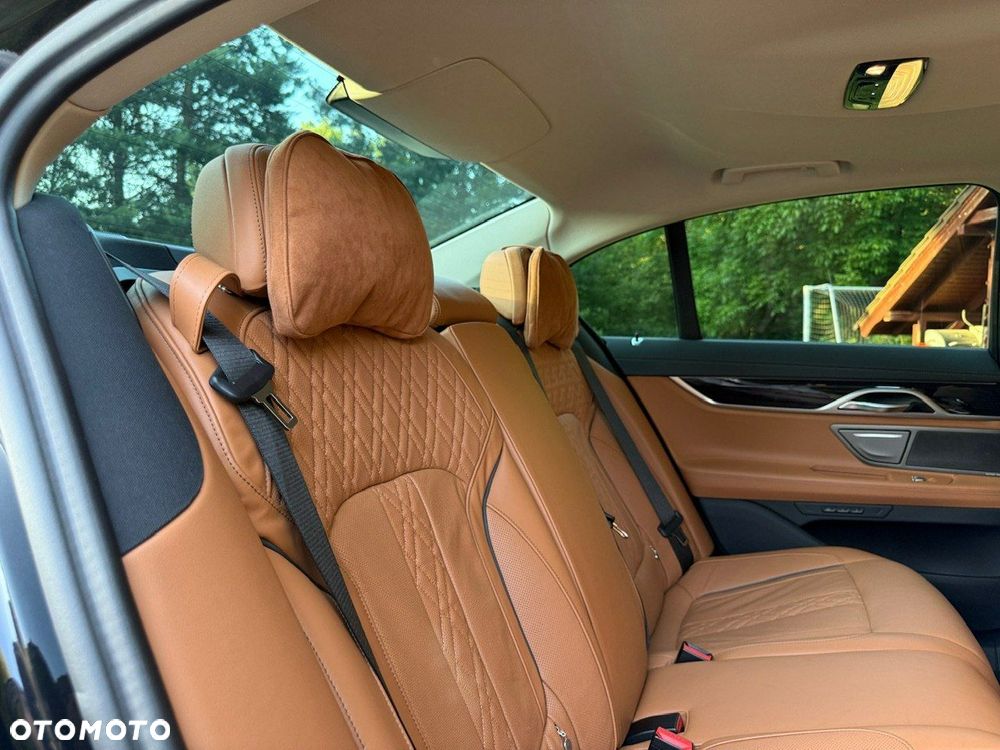 BMW Seria 7 - 31