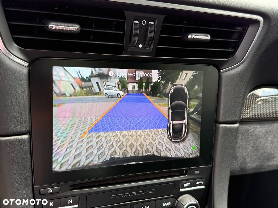 Porsche 911 Targa 4 GTS PDK - 31